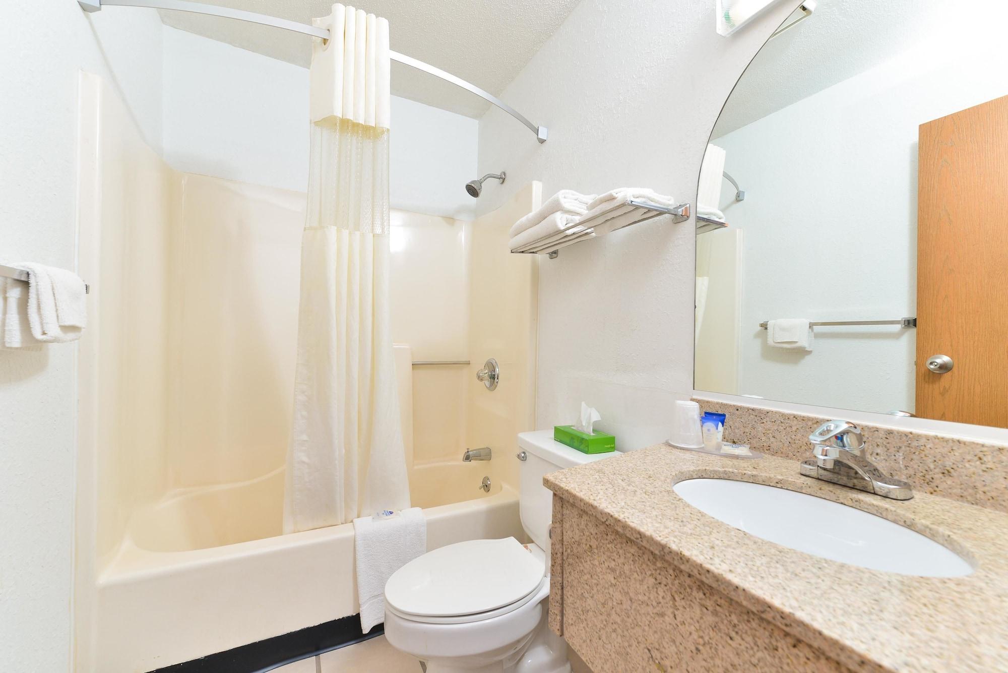 فندق Ramada By Wyndham إفينغم المظهر الخارجي الصورة