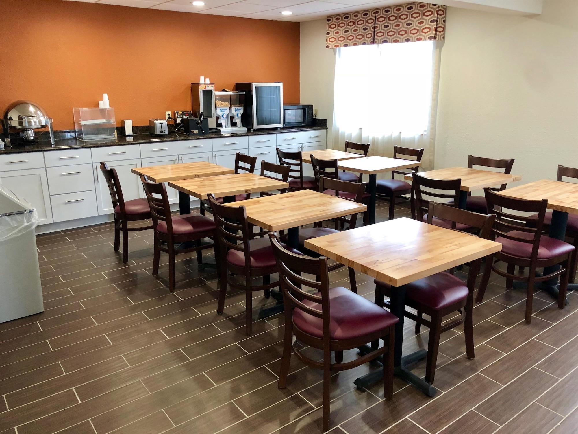 فندق Ramada By Wyndham إفينغم المظهر الخارجي الصورة