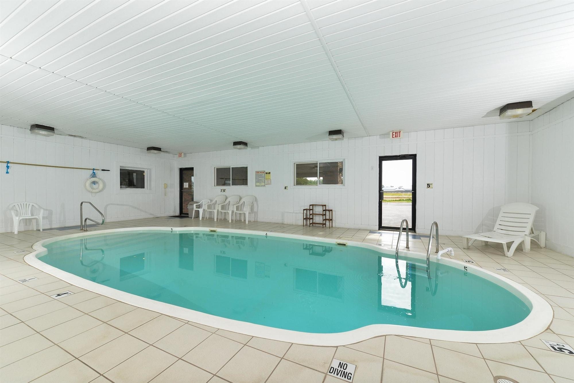 فندق Ramada By Wyndham إفينغم المظهر الخارجي الصورة