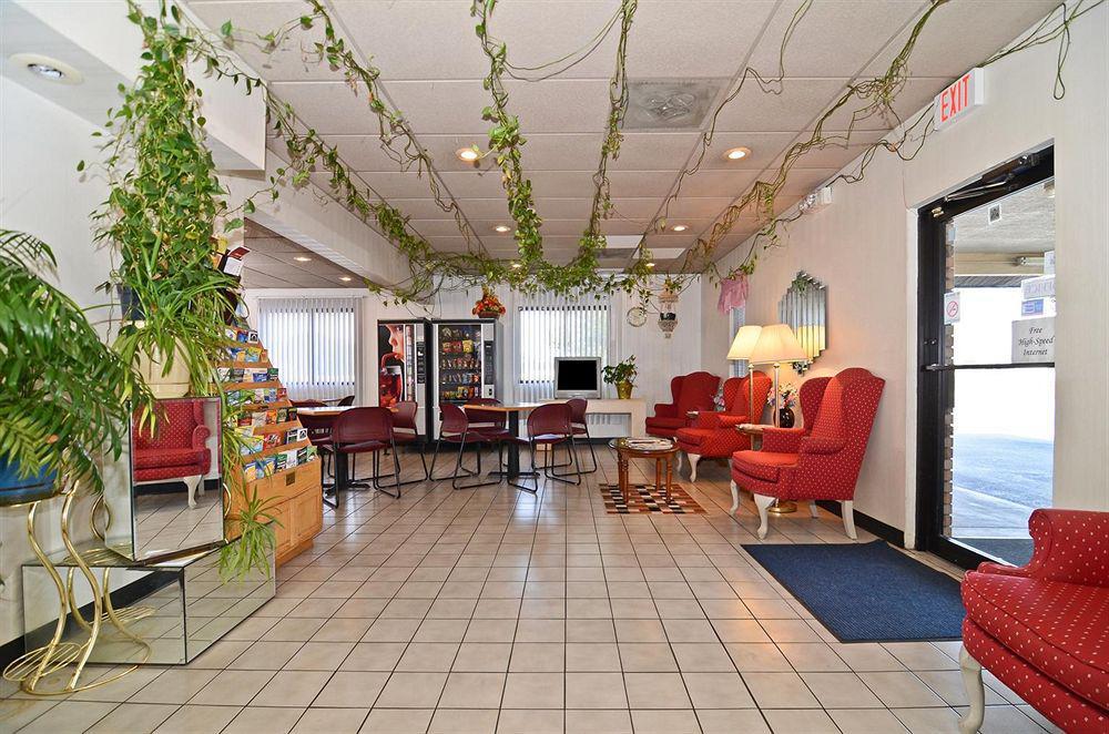 فندق Ramada By Wyndham إفينغم المظهر الداخلي الصورة
