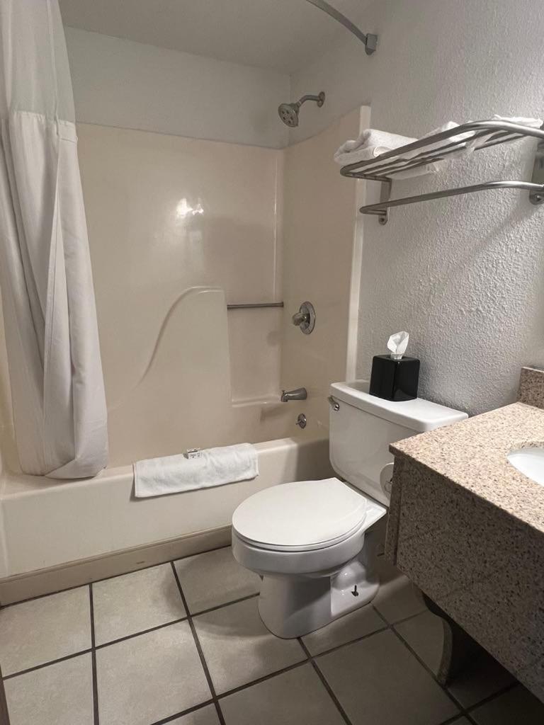 فندق Ramada By Wyndham إفينغم المظهر الخارجي الصورة