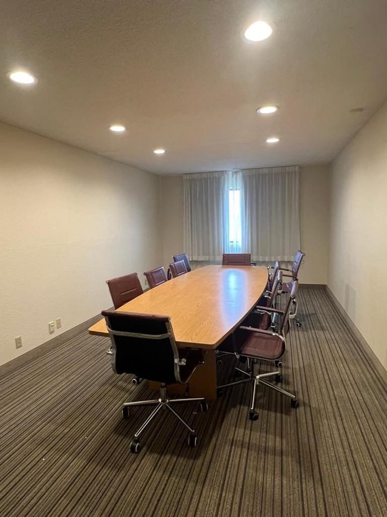 فندق Ramada By Wyndham إفينغم المظهر الخارجي الصورة