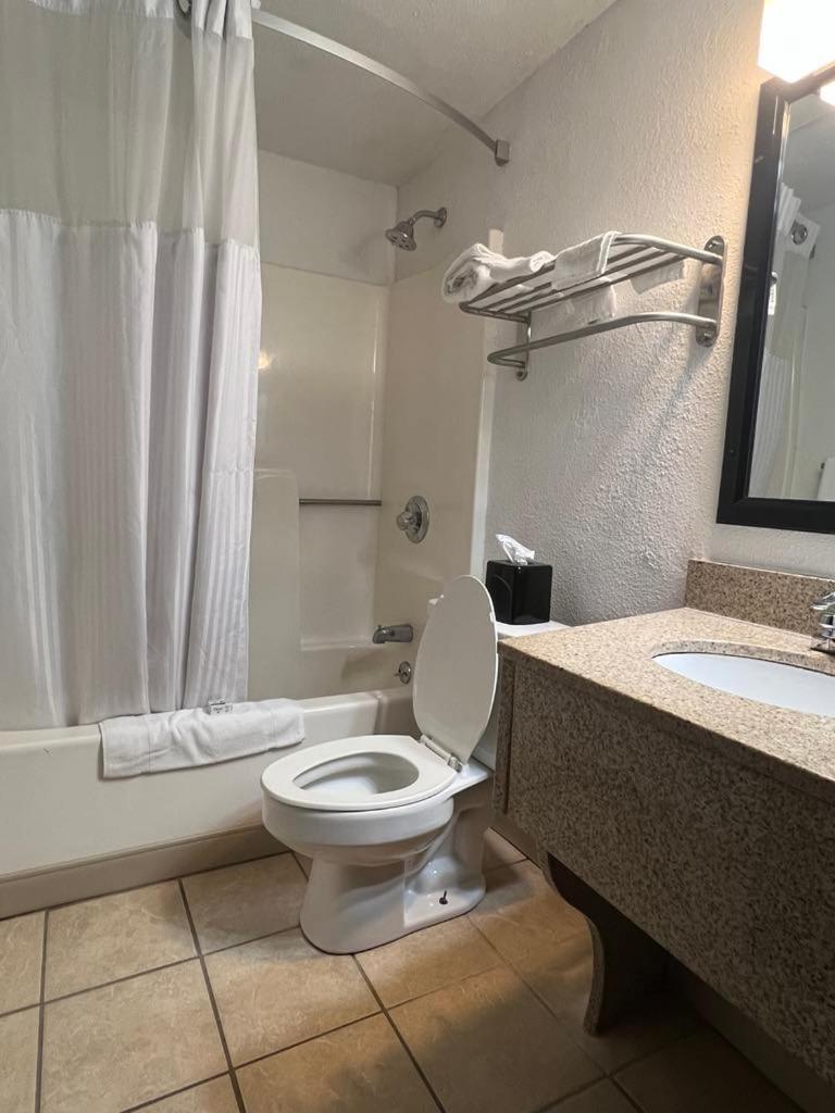 فندق Ramada By Wyndham إفينغم المظهر الخارجي الصورة