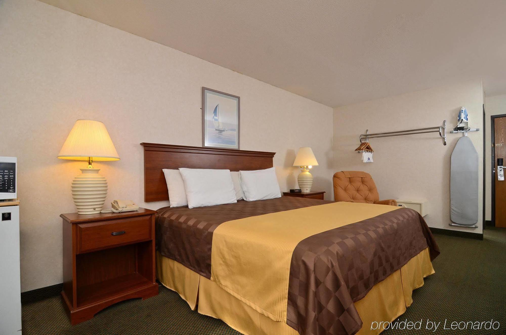 فندق Ramada By Wyndham إفينغم الغرفة الصورة